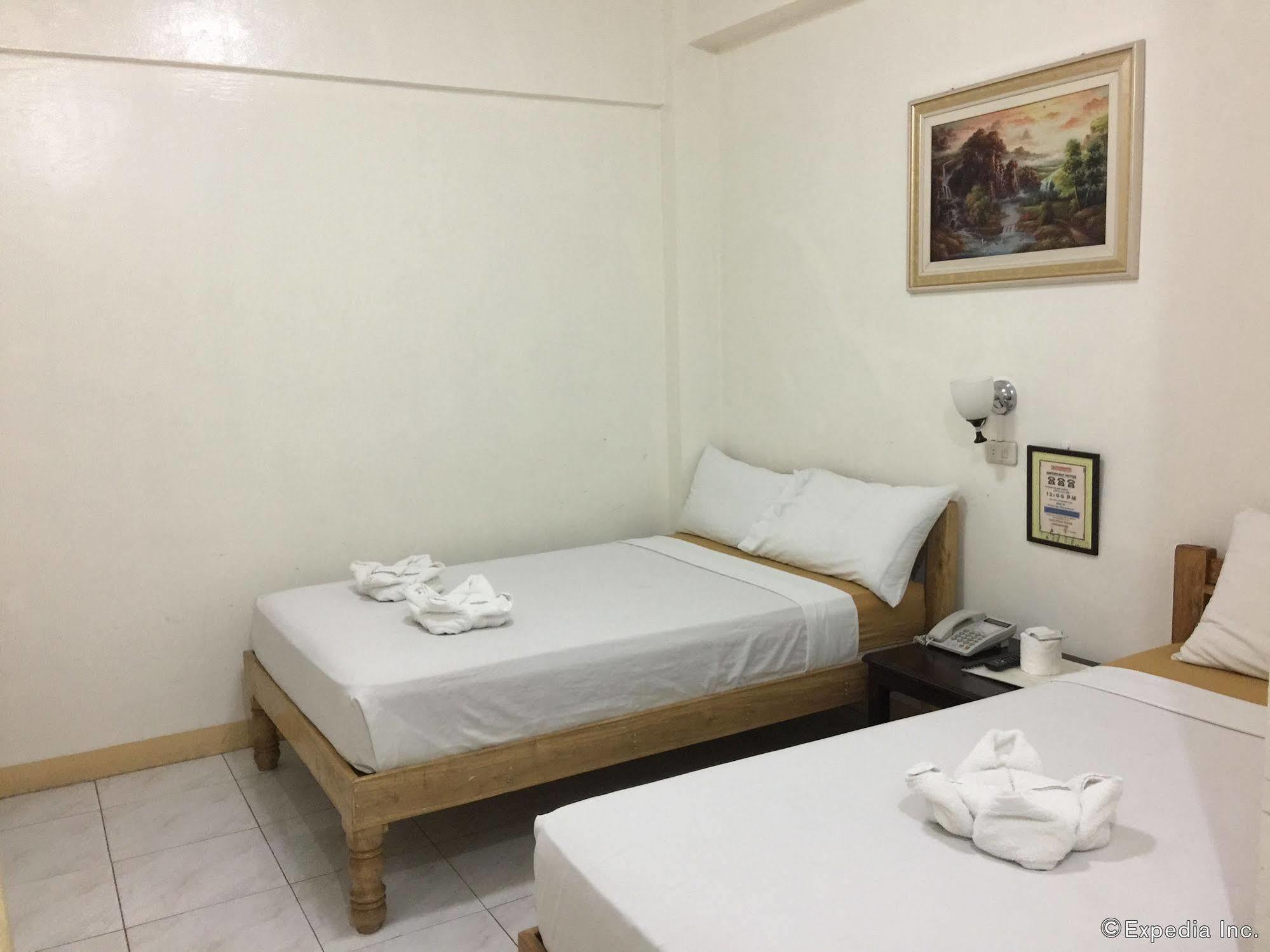 Constrell Pension House Tagbilaran City Bagian luar foto