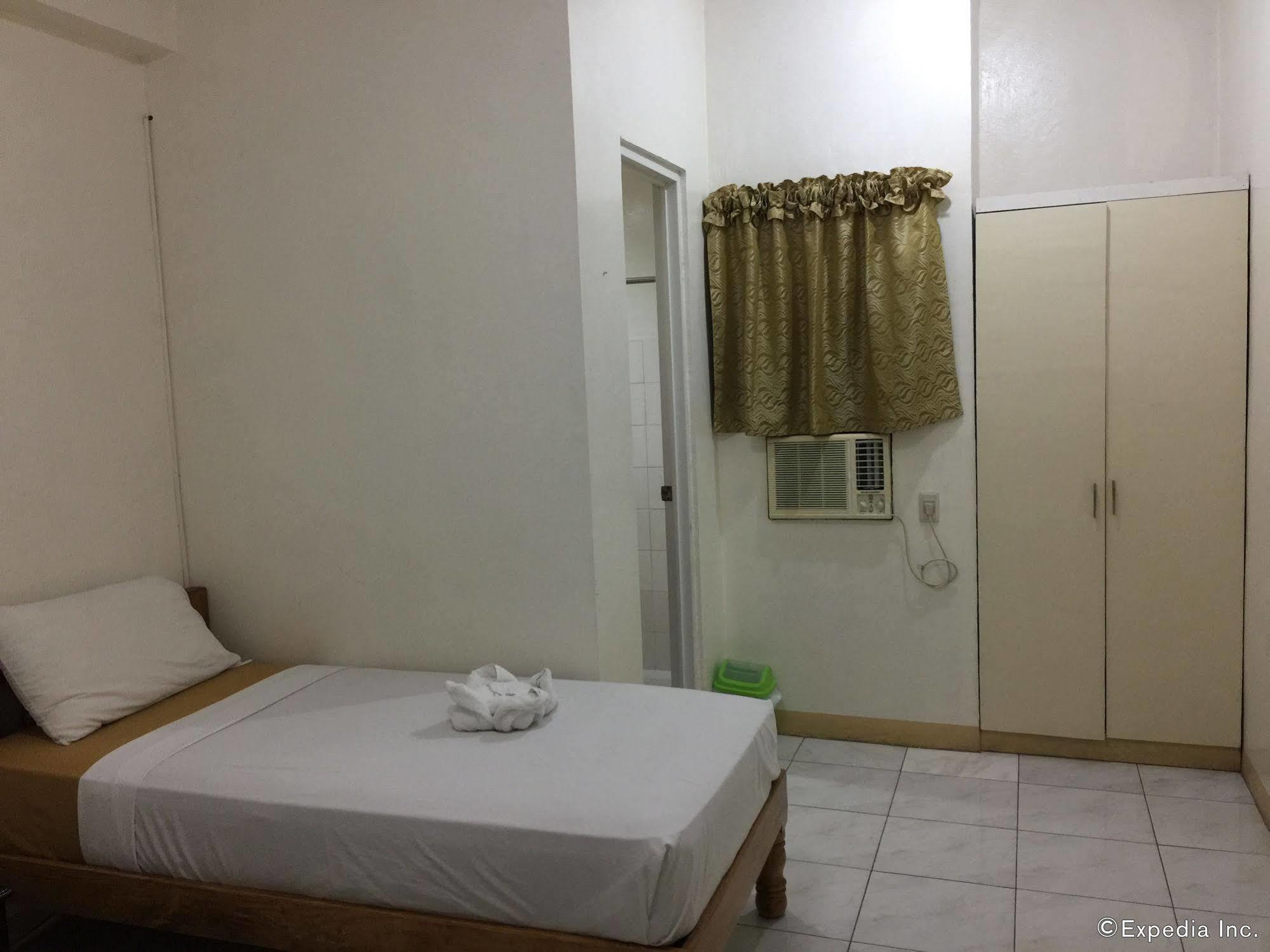Constrell Pension House Tagbilaran City Bagian luar foto